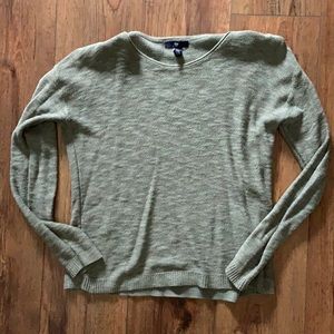 Gap- women’s light sweater- olive green